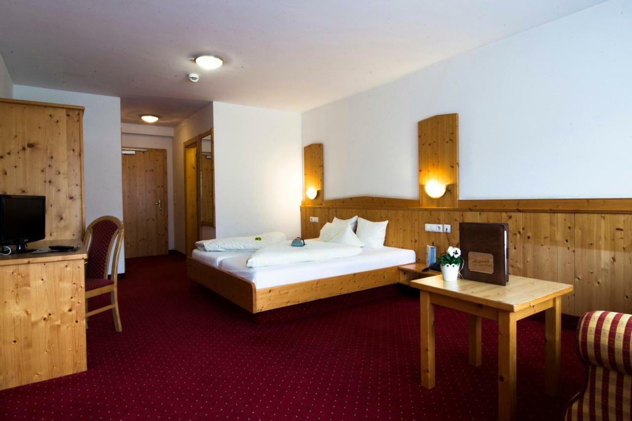 Familienhotel Alpina All Inklusive Веннс Экстерьер фото
