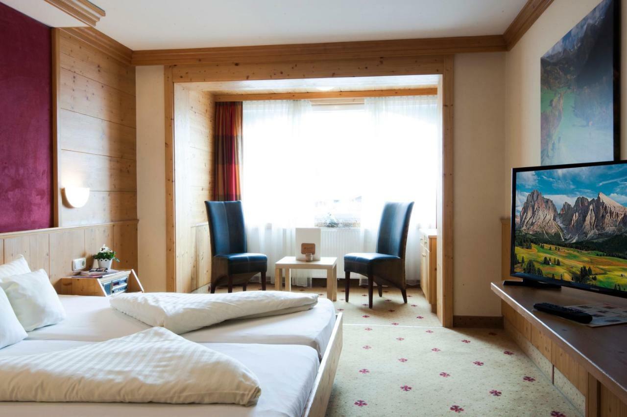 Familienhotel Alpina All Inklusive Веннс Экстерьер фото