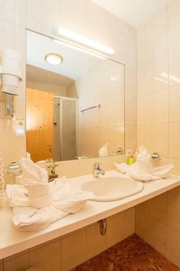 Familienhotel Alpina All Inklusive Веннс Экстерьер фото